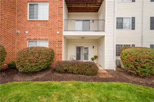 800 Hidden Ridge Ct, South Park, PA 15129 - Photo 3