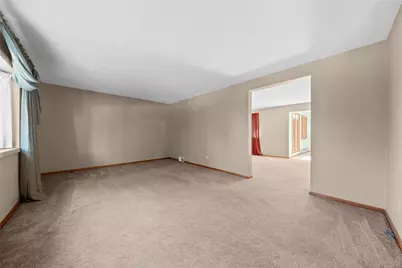 956 Lindsay Rd, Scott Township, PA 15106 - Photo 5