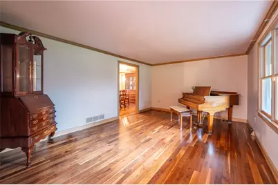 102 Woodhaven Dr, Hempfield Township, PA 15644 - Photo 5