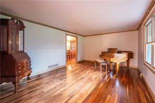 102 Woodhaven Dr, Hempfield Township, PA 15644 - Photo 5