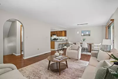 196 Old English Rd, Ross Twp, PA 15237 - Photo 5