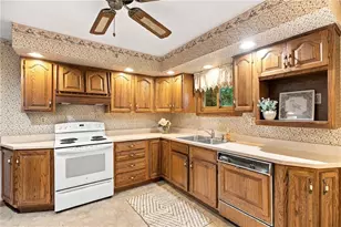 148 Carol Rose Dr, Chippewa Township, PA 15010 - Photo 7