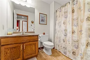 1004 Skyline Dr, Cecil, PA 15317 - Photo 31