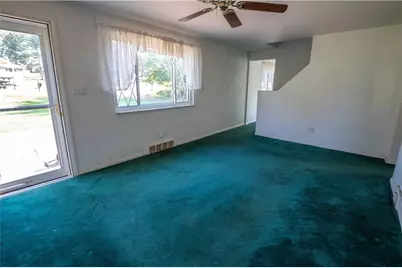 300 W Fenn Dr, Richland, PA 15044 - Photo 5