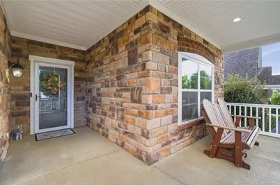 4007 Sir James Dr, Cecil, PA 15057 - Photo 3