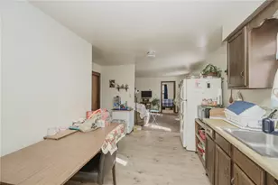 411 Indiana Rd, Washington/Creekside, PA 15732 - Photo 11
