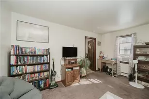 411 Indiana Rd, Washington/Creekside, PA 15732 - Photo 9