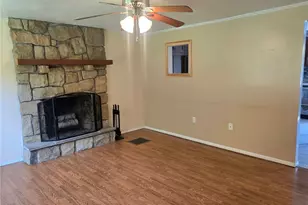 307 Peaceful Valley Rd, Washington Township, PA 16061 - Photo 11