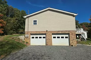307 Peaceful Valley Rd, Washington Township, PA 16061 - Photo 3