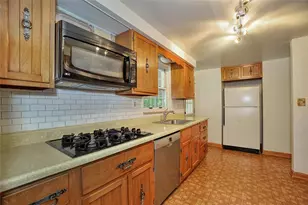 1634 Georgetown Pl, Blackridge, PA 15235 - Photo 9