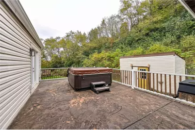 118 Stratford Ct, New Stanton, PA 15672 - Photo 9