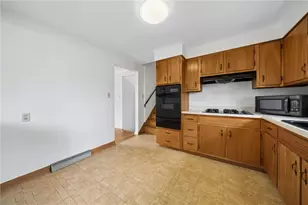424 Shogan Dr, Hempfield Township, PA 15601 - Photo 15