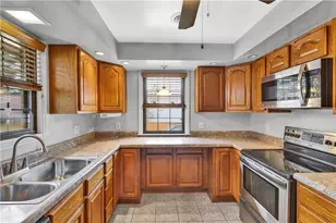817 Lakeview Dr, Unity Township, PA 15650 - Photo 9