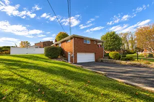 561 Hemlock St, Greensburg, PA 15601 - Photo 3
