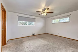561 Hemlock St, Greensburg, PA 15601 - Photo 19