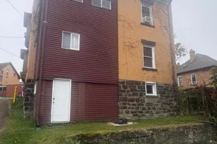 52 S 1st St, Jeannette, PA 15644 - Photo 9