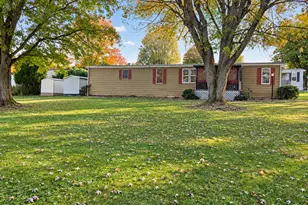 609 Sparrow Dr, Washington Township, PA 15613 - Photo 1
