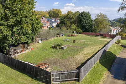 2037 Brownsville Rd, Pittsburgh, PA 15210 - Photo 23