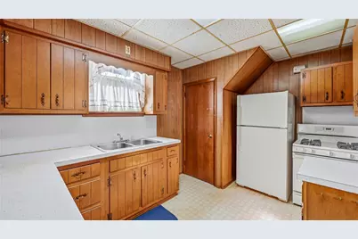 77 Flowers Ave, Sharon, PA 16146 - Photo 15