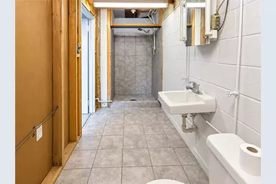 1105 Woodside Ave, Ellwood City, PA 16117 - Photo 33