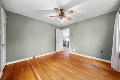 2300 Longcrest Ave, Bethel Park, PA 15102 - Photo 19