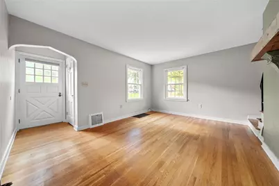 2300 Longcrest Ave, Bethel Park, PA 15102 - Photo 5