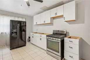 311 E Leasure Ave, New Castle, PA 16101 - Photo 11