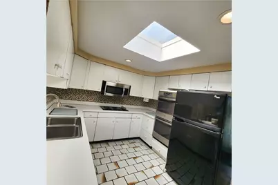 2417 Marbury Rd, Pittsburgh, PA 15221 - Photo 11