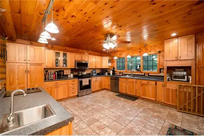 414 Isle Rd, Franklin Township, PA 16001 - Photo 7
