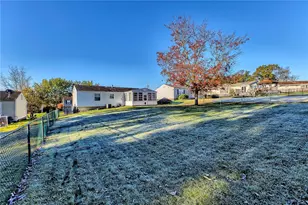 118 Mohican Dr, Hempfield Township, PA 15601 - Photo 3