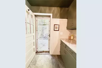 734 Shady Ln, Pittsburgh, PA 15228 - Photo 17