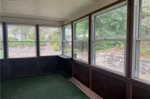 6049 Ramsgate Dr, Bethel Park, PA 15102 - Photo 9