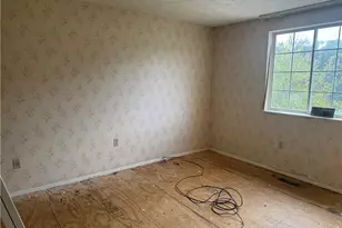 6049 Ramsgate Dr, Bethel Park, PA 15102 - Photo 11