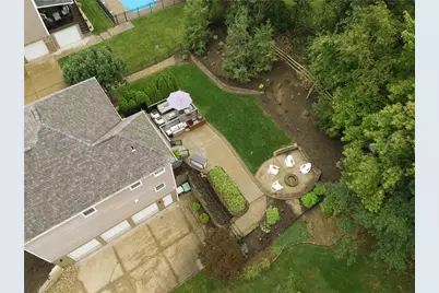 168 Hampshire Drive, Cranberry Township, PA 16066 - Photo 3