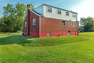 147 W Pennsylvania Ave, New Stanton, PA 15601 - Photo 37