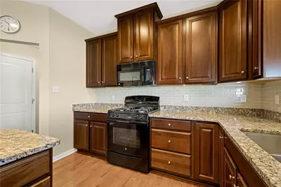 2109 Majestic Dr, North Strabane, PA 15317 - Photo 7
