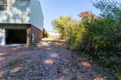 265 Sherwood Dr, Monaca, PA 15061 - Photo 23