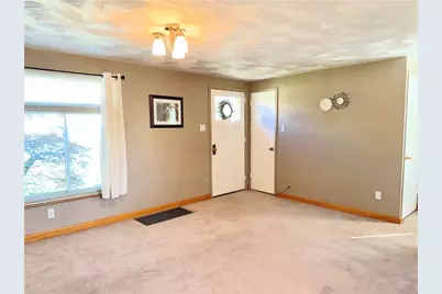 246 Creston Dr, West Mifflin, PA 15122 - Photo 5