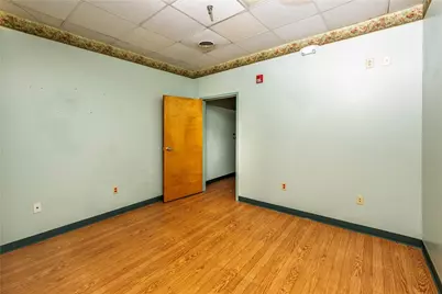 200 Renaissance Dr, Butler, PA 16001 - Photo 37