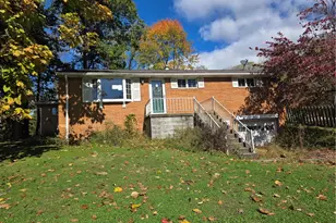 14 W Hillcrest Rd, Nottingham, PA 15330 - Photo 1