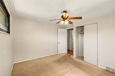 2214 Old Oak Dr, Pittsburgh, PA 15220 - Photo 17
