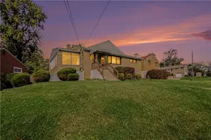 2214 Old Oak Dr, Pittsburgh, PA 15220 - Photo 3