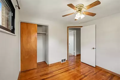 2214 Old Oak Dr, Pittsburgh, PA 15220 - Photo 15
