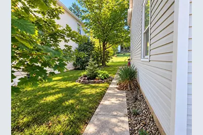 419 Emerson St, Vandergrift, PA 15690 - Photo 15