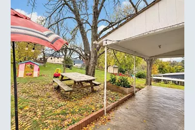 2925 Idaho Ave, Bethel Park, PA 15102 - Photo 21