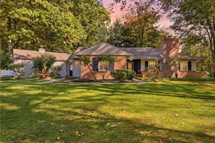 725 Dogwood Ln, Hermitage, PA 16148 - Photo 1