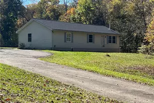 367 Hollowvue Rd, Big Beaver, PA 16157 - Photo 1
