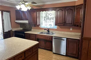 718 E Reynolds St, New Castle, PA 16101 - Photo 3