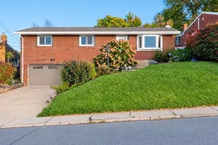 921 Shadycrest Rd, Beechview, PA 15216 - Photo 1