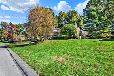 617 Woodburn Ln, Hempfield Township, PA 15601 - Photo 31